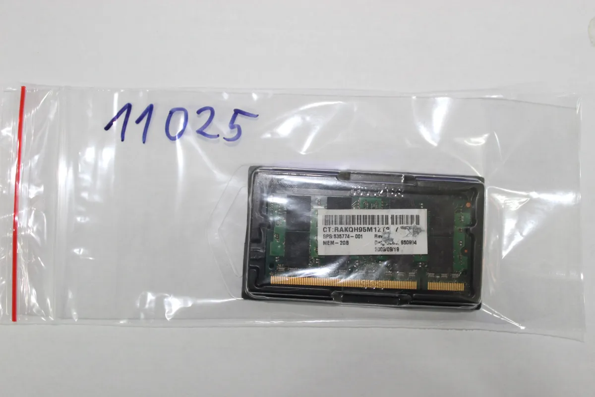RAM (11025) 2GB 2RX8 PC2 - 6400S - 666 - 13 - 22